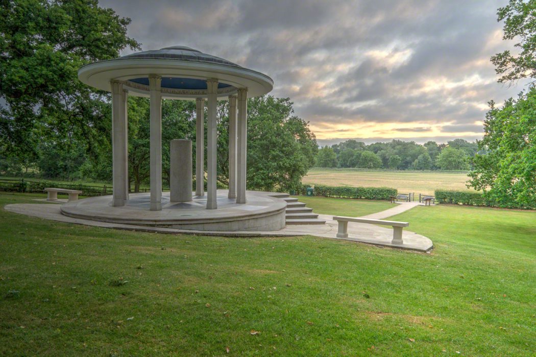 American Bar Association tribute to Magna Carta at Runnymede (Photo: WyrdLight.com [CC BY-SA 4.0 (https://creativecommons.org/licenses/by-sa/4.0), via Wikimedia Commons)
