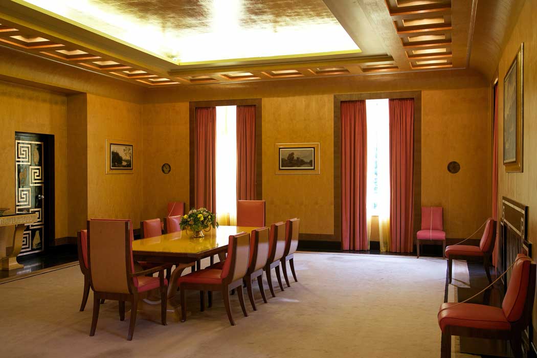 The dining room at Eltham Palace. (Photo: Tom Parnell [CC BY-SA 4.0])