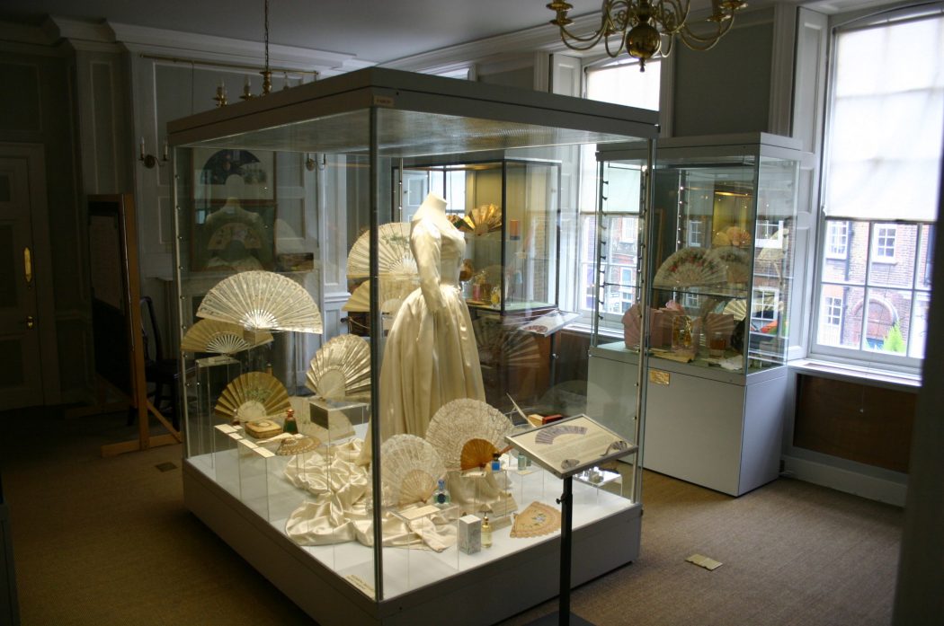 Fan Museum in Greenwich, London (Photo: Visit Greenwich (The Fan Museum) [CC BY 2.0 (https://creativecommons.org/licenses/by/2.0)], via Wikimedia Commons)
