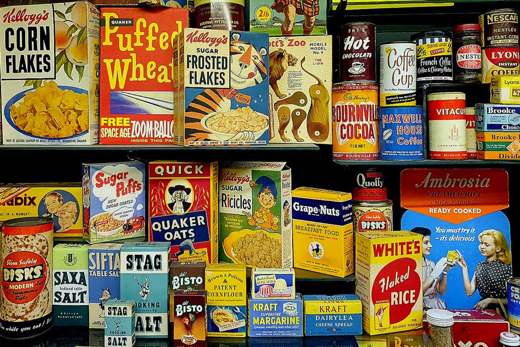 A display of 1950s packaging at the Museum of Brands. (Photo: Museum of Brands [CC BY-SA 4.0])