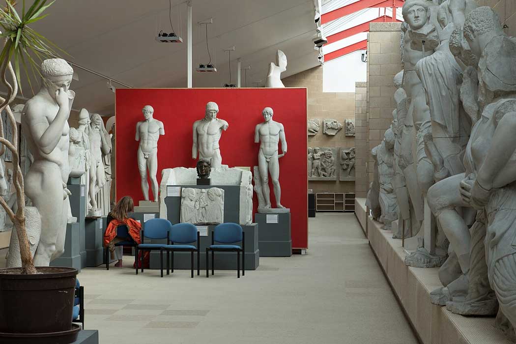 The Museum of Classical Archaeology in Cambridge is home to one of the world’s finest collections of plaster casts of ancient Greek and Roman sculpture. (Photo: Zde [CC BY-SA 4.0])