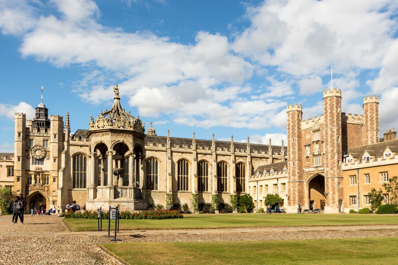 The Great Court at Trinity College, University of Cambridge in Cambridge, Cambridgeshire (Photo: Rafa Esteve [CC BY-SA 4.0])