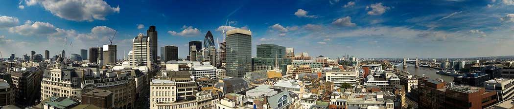 The Monument offers panoramic views of central London. (Photo: Piotr Zarobkiewicz [CC BY-SA 3.0])