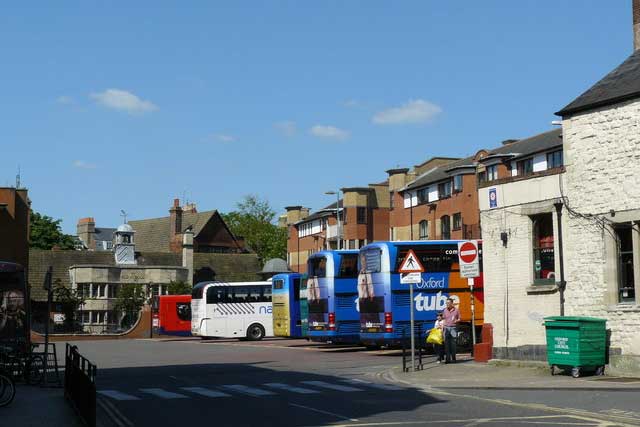 Gloucester Green bus and coach station in Oxford, Oxfordshire (Photo: Peter Trimming [CC BY-SA 2.0])