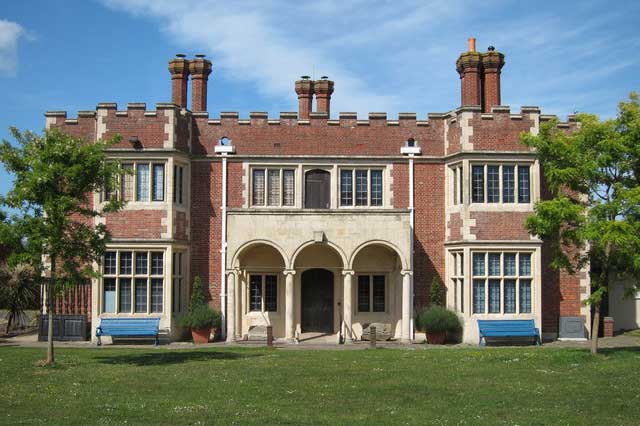 Hastings Museum and Art Gallery in Hastings, East Sussex (Photo: Oast House Archive [CC BY-SA 2.0])