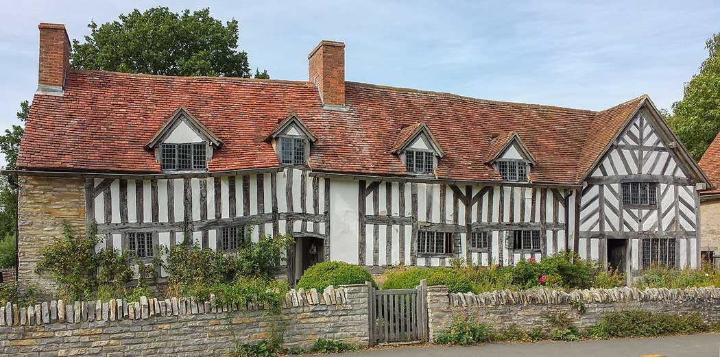 Up until 2000, the neighbouring Palmers Farm was thought to be the home of William Shakespeare’s mother. (Photo: DeFacto [CC BY-SA 4.0])
