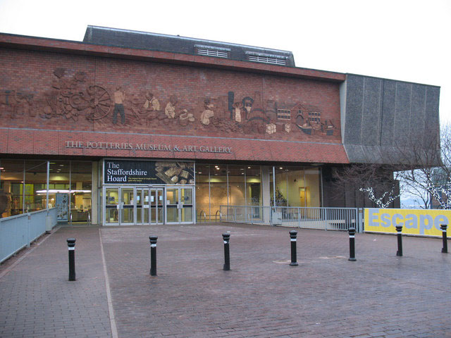 The Potteries Museum and Art Gallery in Stoke-on-Trent in Staffordshire (Photo: Stephen Craven [CC BY-SA 2.0])