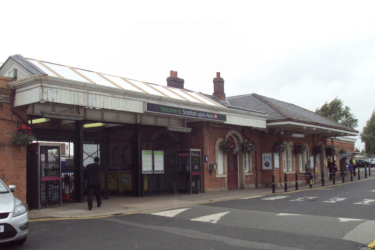 Stratford-upon-Avon railway station in Stratford-upon-Avon, Warwickshire (Photo: Rept0n1x [CC BY-SA 3.0])