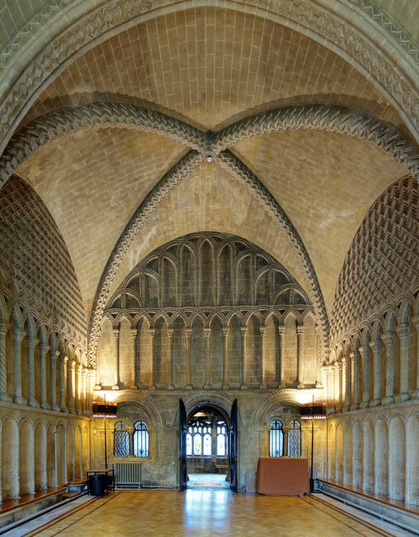 The cathedral’s chapter house dates from the late Normal period. (Photo: Velvet [CC BY-SA 3.0])