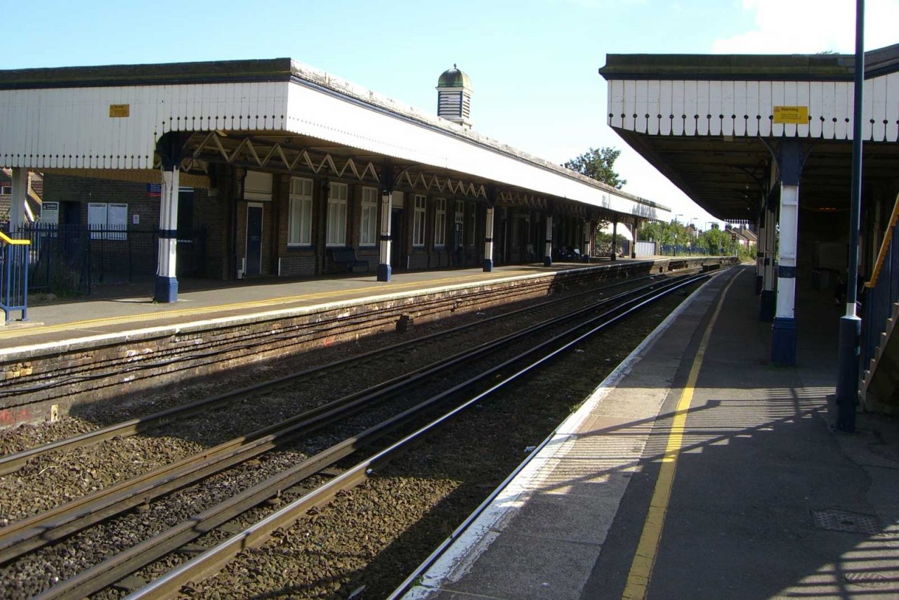 Broadstairs railway station in Broadstairs, Kent (Photo: Atomicdanny at English Wikipedia [CC BY-SA 3.0])