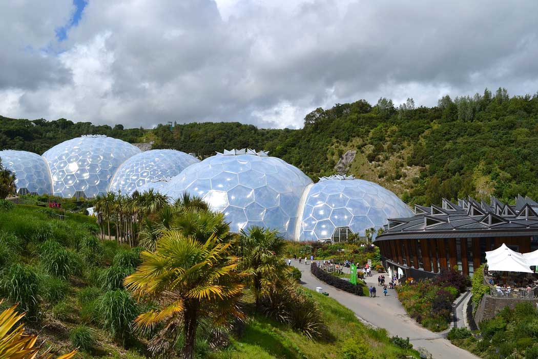 The biomes at the Eden Project with The Core at the right of the picture. (Image by Penstones from Pixabay)