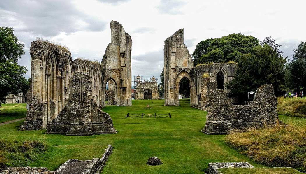 Glastonbury Abbey was once one of the wealthiest monasteries in England. 