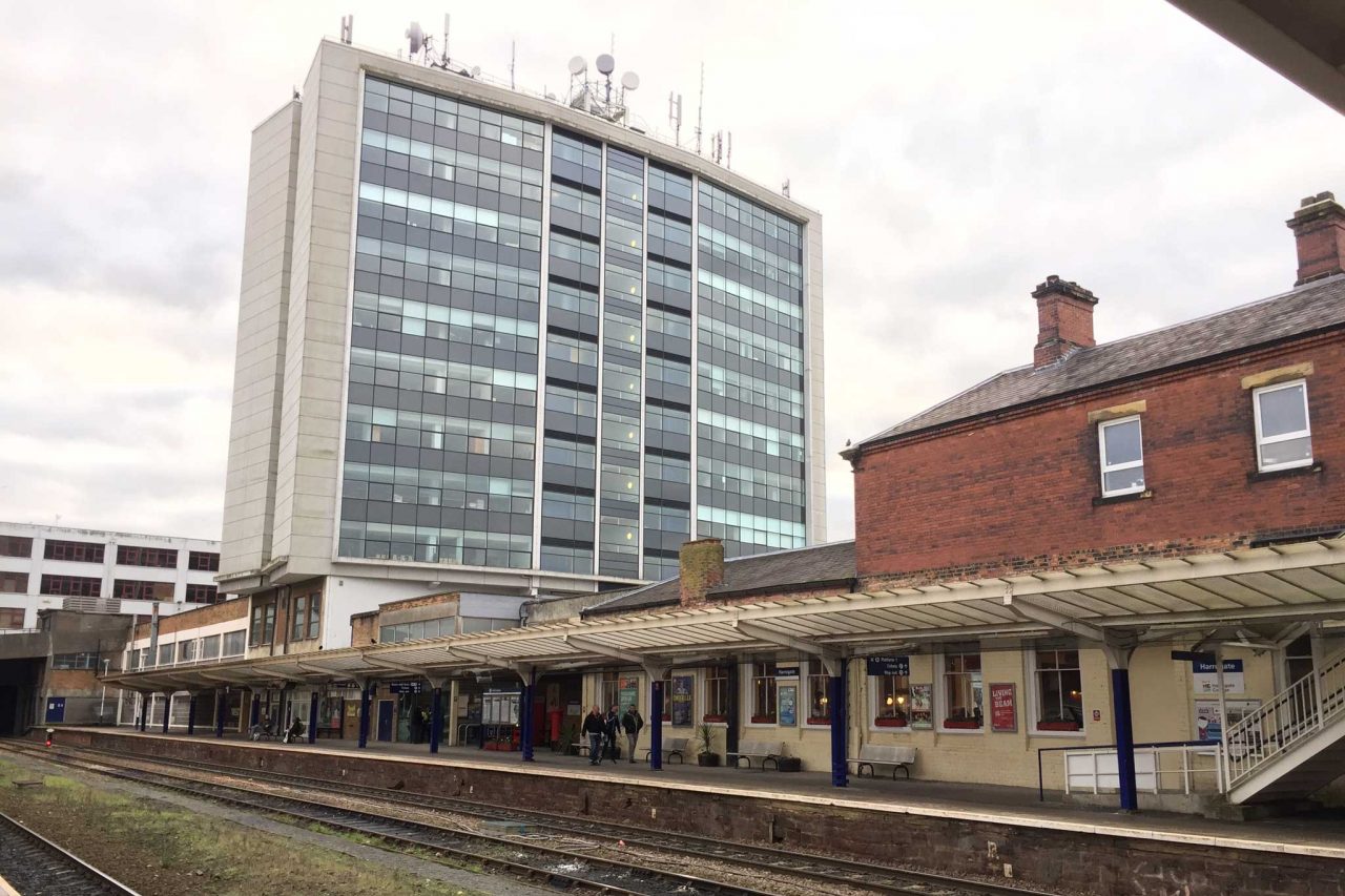 Harrogate railway station in Harrogate, North Yorkshire (Photo: Andrew Abbott [CC BY-SA 2.0])