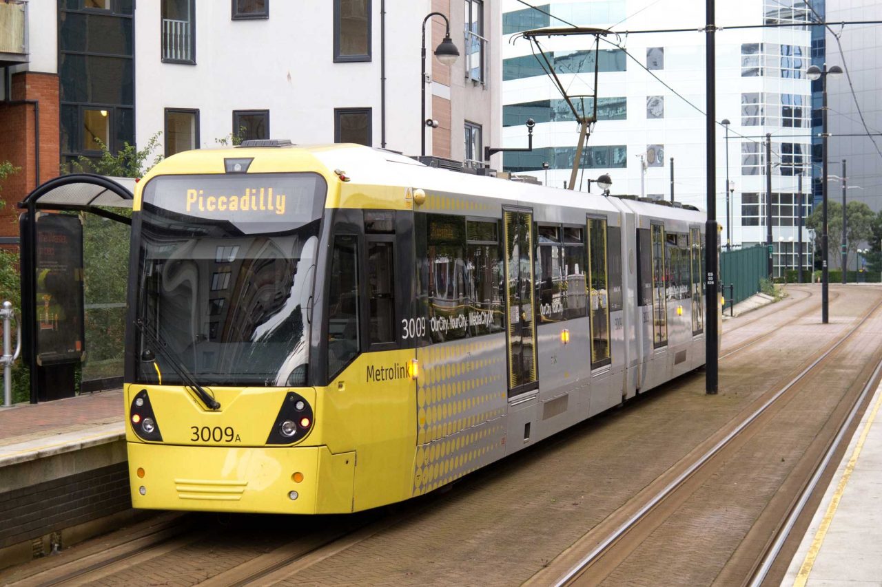 https://englandrover.com/wp-content/uploads/2018/09/manchester-metrolink-tram-1280x853.jpg