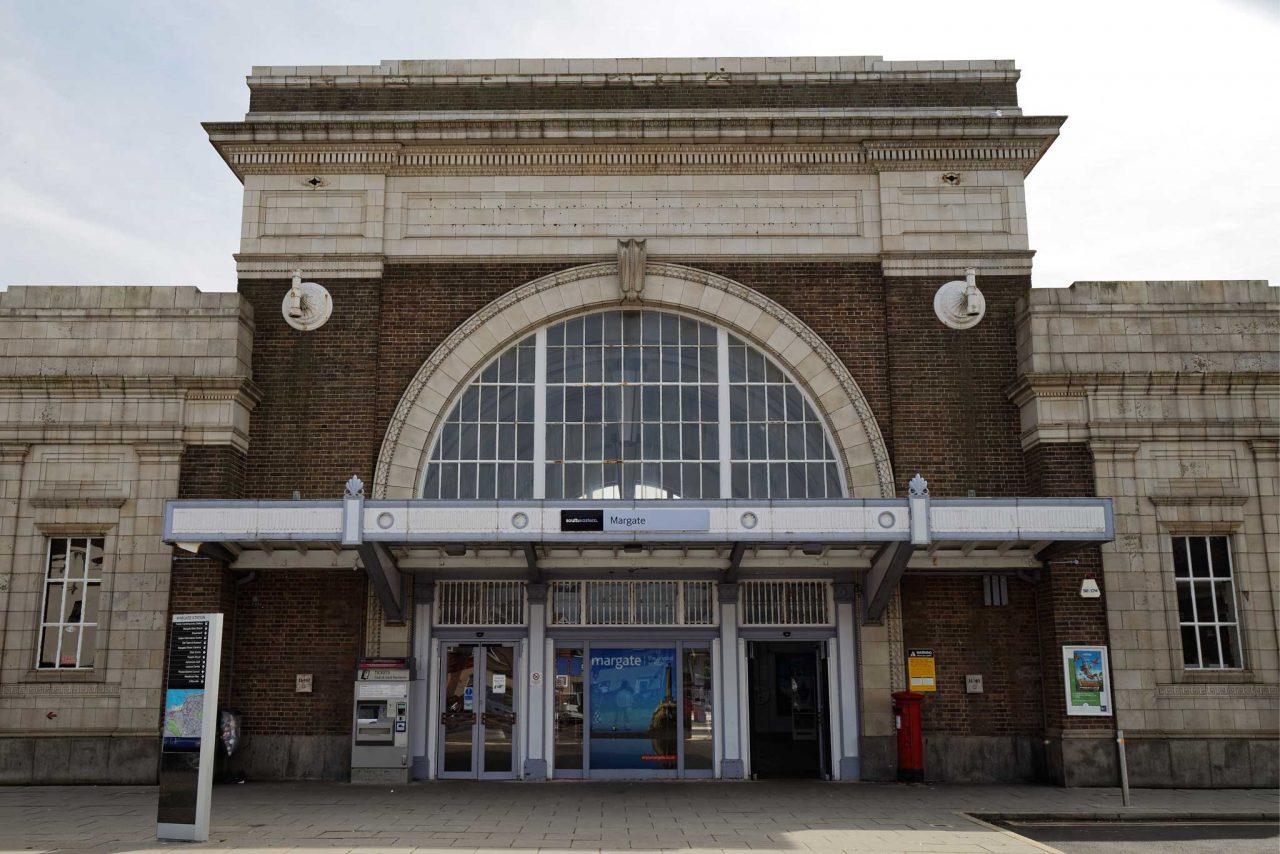 Margate railway station in Margate, Kent (Photo: Acabashi [CC BY-SA 4.0], source: Wikipedia Commons)