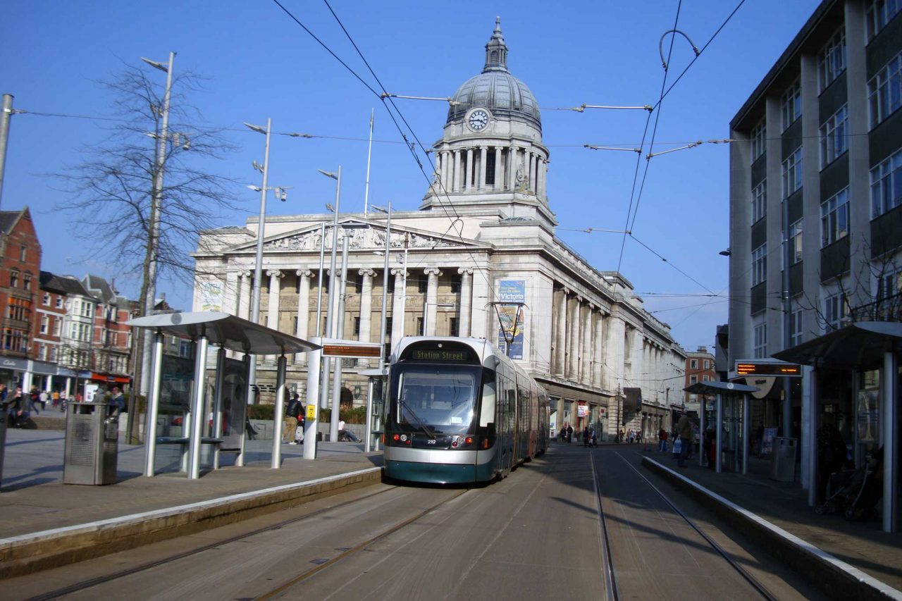 Nottingham Express Transit (NET) tram in Nottingham, Nottinghamshire (Photo: Chriziza [CC BY-SA 3.0])