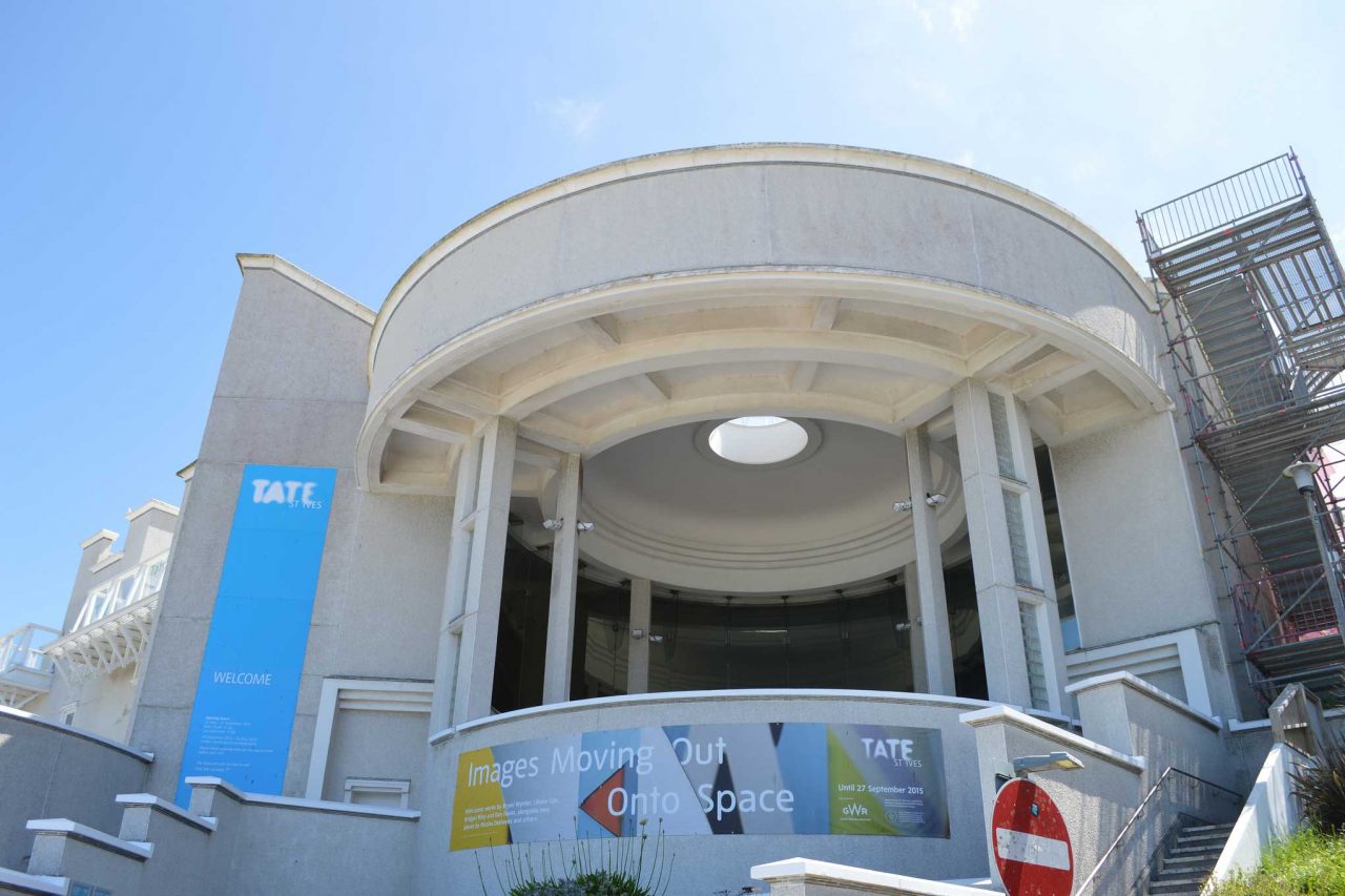 Tate St Ives art gallery in St Ives, Cornwall (Photo: Matt Brown [CC BY-SA 2.0])
