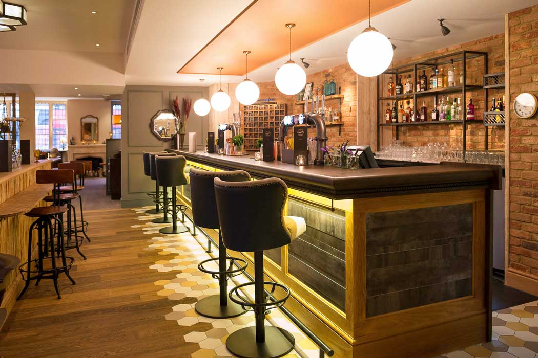 The hotel bar is a nice place for a drink, however, there are several charming pubs just a short walk away. (Photo: ALL – Accor Live Limitless)