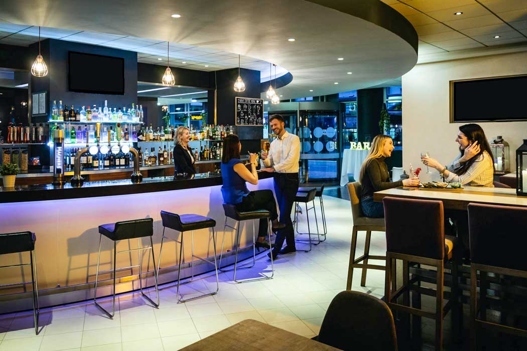 The hotel’s bar is a nice spot to enjoy a drink, although the hotel’s central location means that there are several local pubs just a short walk away. (Photo: ALL – Accor Live Limitless)
