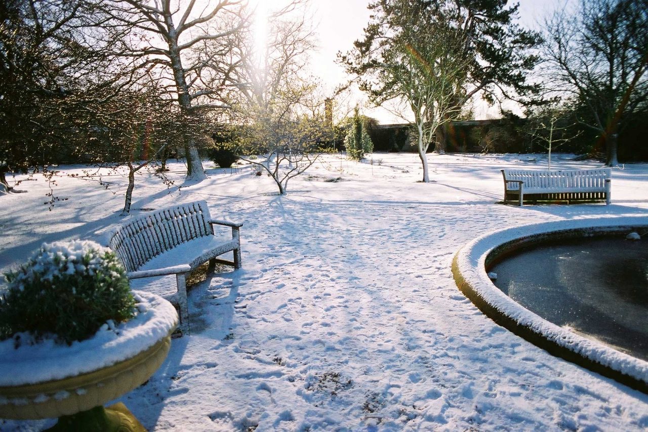 The Oxford Botanic Garden under snow (Photo: Toby Ord [CC BY-SA 2.5])
