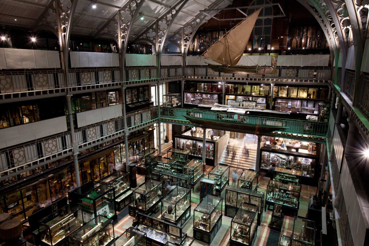 Inside the Pitt Rivers Museum in Oxford, Oxfordshire (Photo: Jorge Royal [CC BY-SA 3.0])