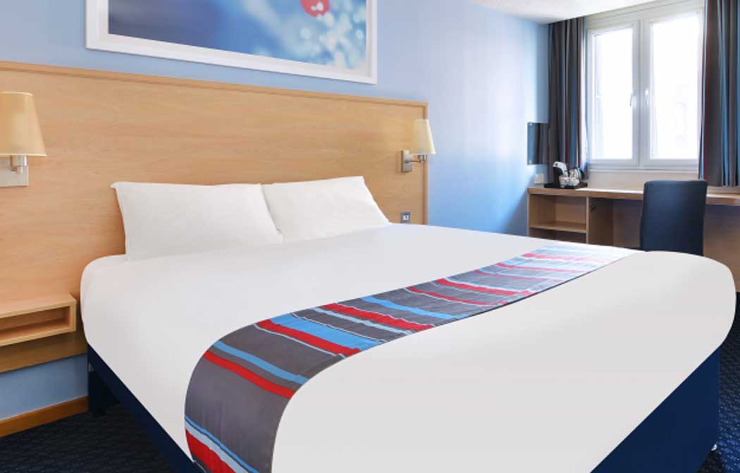 The hotel’s Standard Room Plus rooms are an upgrade over standard rooms and include a pod espresso coffee machine and guests staying in these rooms also have access to free Wi-Fi internet access. (Photo © Travelodge)