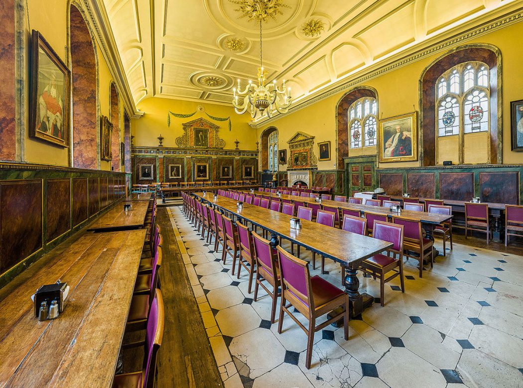 The dining hall at Trinity College at the University of Oxford (Photo: David Iliff [CC BY-SA 3.0])