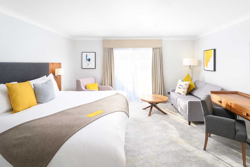 A guest room at the voco Oxford Thames hotel. (Photo: IHG)