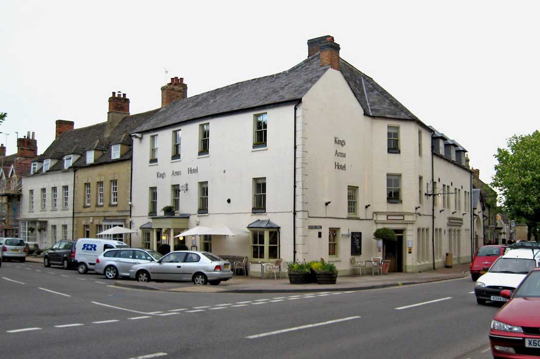 The King's Arms Hotel in Woodstock, Oxfordshire (Photo: PL Chadwick [CC BY-SA 2.0])