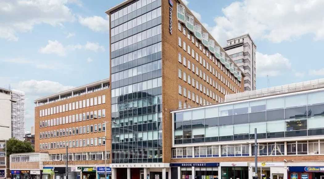 The Travelodge Croydon Central hotel is a good value accommodation option midway between central London and Gatwick Airport. It is a cheaper option than staying in the city centre and frequent trains can get you into central London in just half an hour. (Photo: Travelodge)