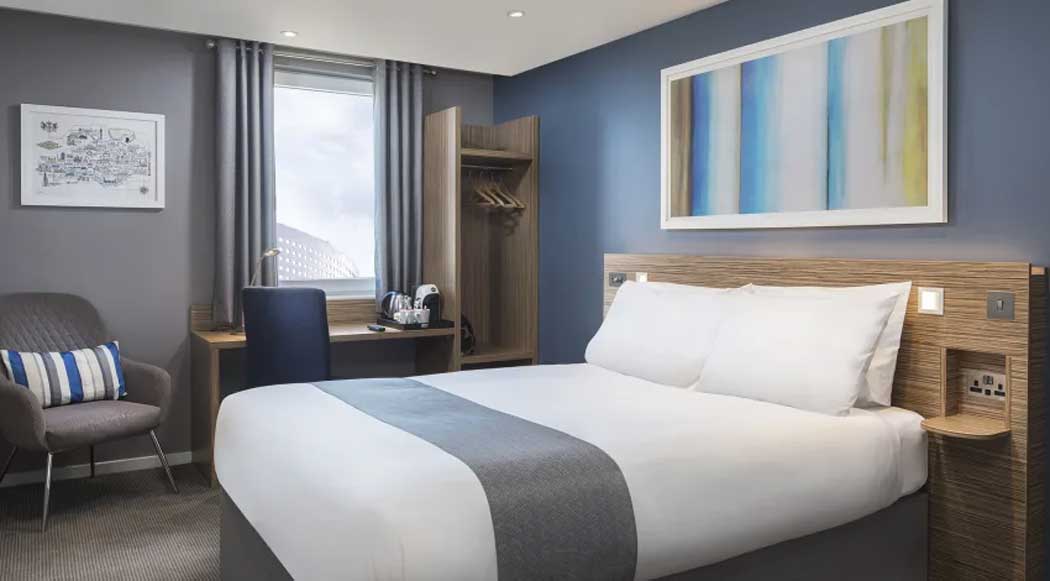 The hotel’s SuperRooms are an upgrade over standard rooms and include a better desk, a better shower and a pod espresso coffee machine. (Photo © Travelodge)