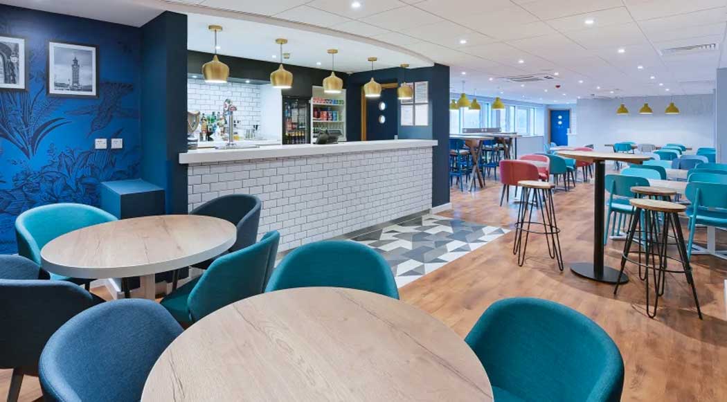 The bar and restaurant at the Travelodge London Chessington Tolworth hotel is nicer than those at many other Travelodge hotels. (Photo: Travelodge)