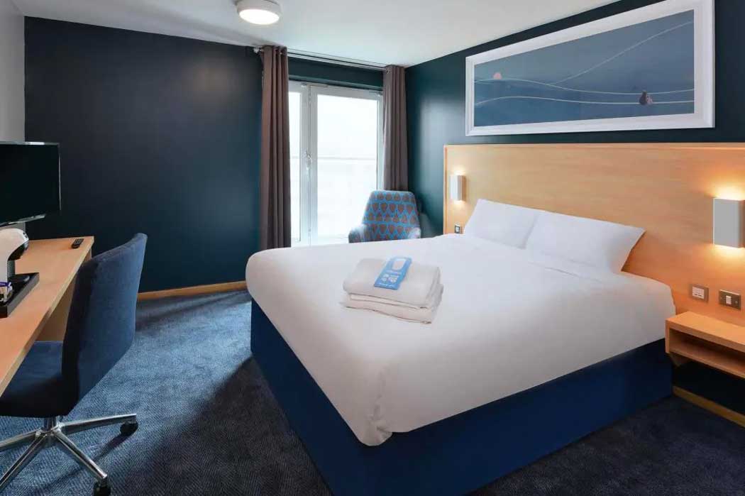 Rooms at the Travelodge London City Airport hotel feature Travelodge's new room design and, as such, it offers a higher standard of accommodation than the average Travelodge hotel. (Photo © Travelodge)
