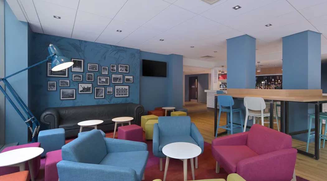 The bar and restaurant at the Travelodge London Central Waterloo hotel near Waterloo railway station in London is nicer than those at many other Travelodge hotels. (Photo: Travelodge)
