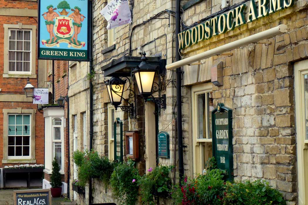 The Woodstock Arms in Woodstock, Oxfordshire (Photo: Jonathan Billinger [CC BY-SA 2.0])
