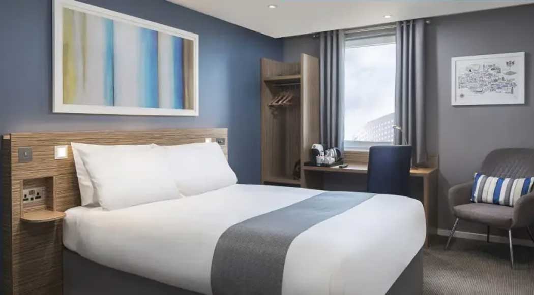 SuperRooms at the Travelodge Brighton Seafront hotel offer a little bit more than the hotel’s standard rooms; however, it’s not a big upgrade, considering that the standard rooms have recently been given an overhaul. (Photo © Travelodge)