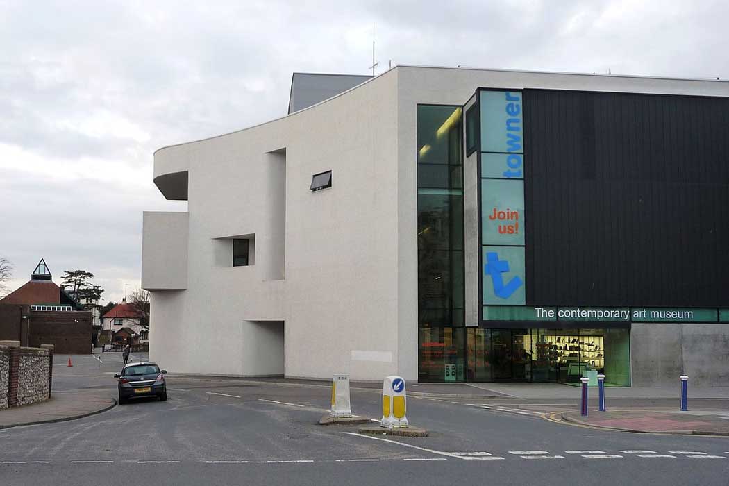 The Towner Art Gallery in Eastbourne, East Sussex (Photo: John Lord [CC BY-SA 2.0])