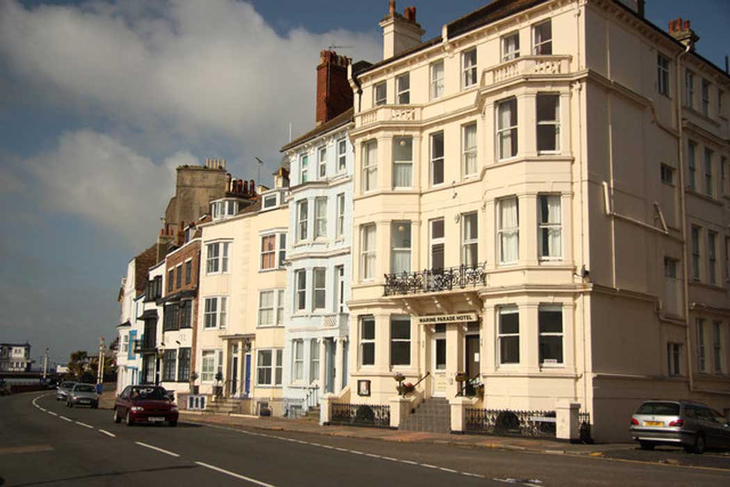 The Marine Parade Hotel is a Victorian-era seafront hotel not far from Eastbourne Pier. Although it feels a little tired compared with more modern hotels, the owners are very friendly and it is great value for the location. (Photo: Richard Croft [CC BY-SA 2.0])