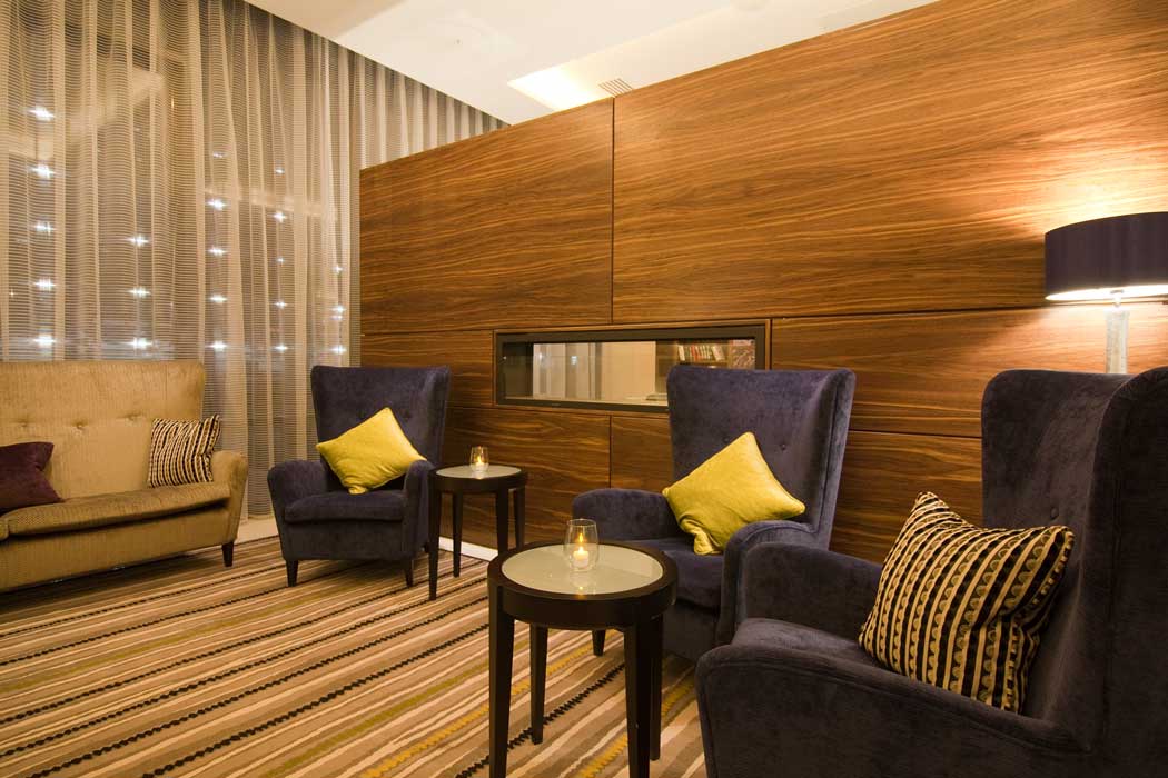 The Hampton by Hilton London Croydon hotel has a nice lounge area with a fireplace which is a nice place to relax with a drink after a long day of sightseeing. (Photo: Hilton Hotels)