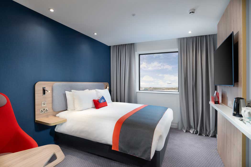 A standard guest room at the Holiday Inn Express Heathrow T4. (Photo: IHG)
