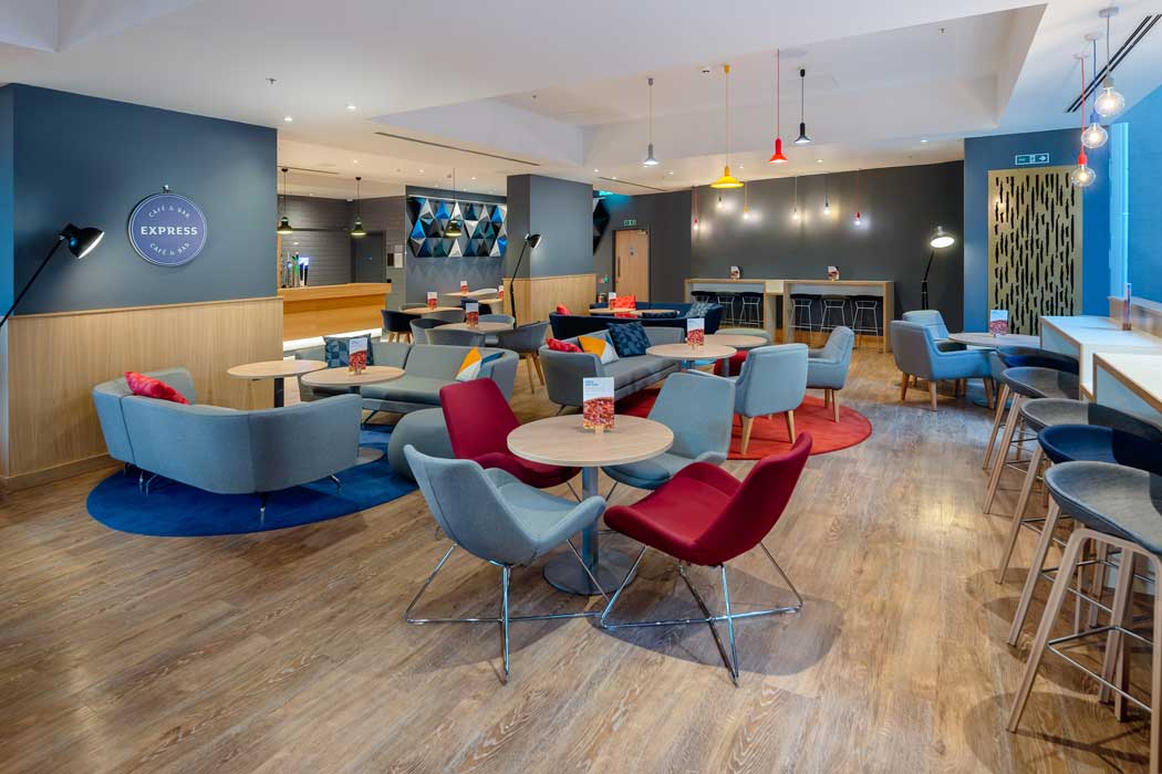The in-house restaurant at the Holiday Inn Express offers a more casual dining environment than the Crowne Plaza next door. (Photo: IHG) 