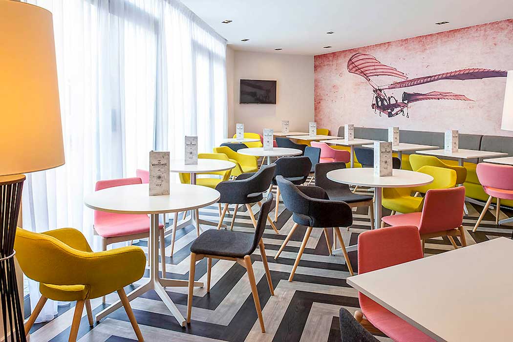 The Westcombe restaurant and bar at the ibis Styles London Heathrow Airport hotel. (Photo: ALL – Accor Live Limitless)