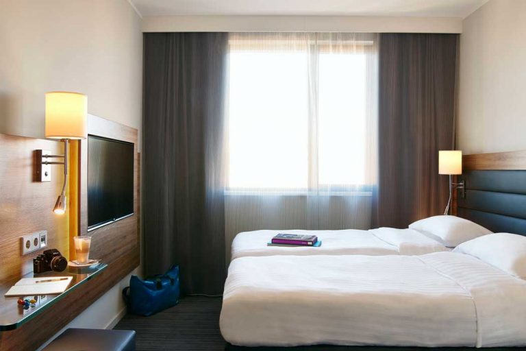 Review of Moxy London Heathrow hotel | englandrover.com