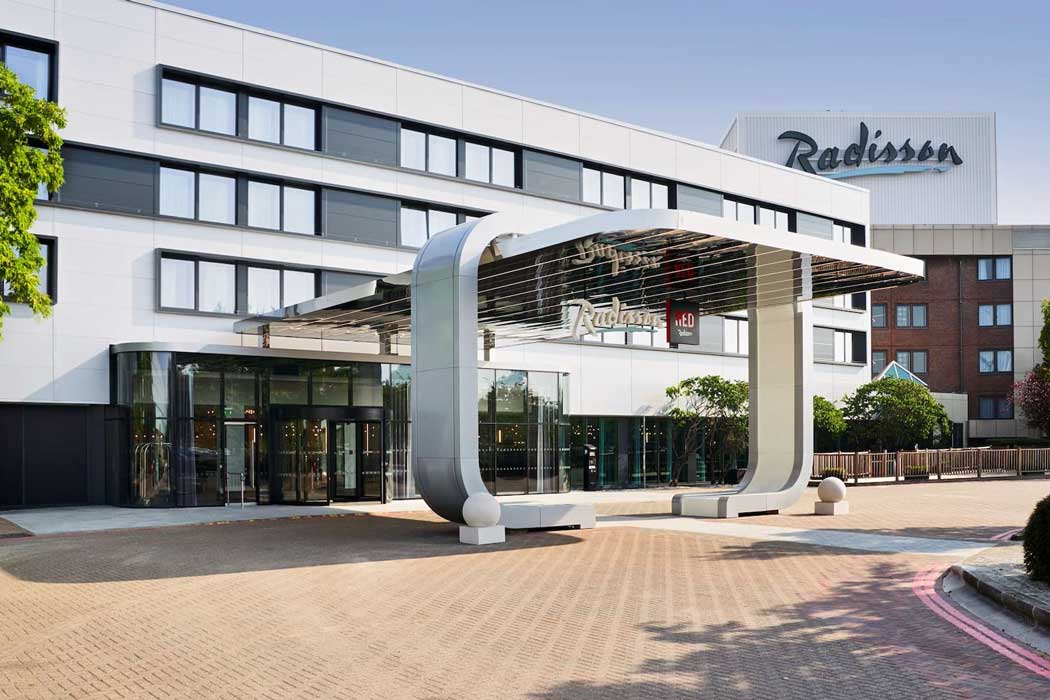 The Radisson Hotel & Conference Centre London Heathrow is one of the better-located of the Bath Road hotels. (Photo: Radisson Hotel Group)