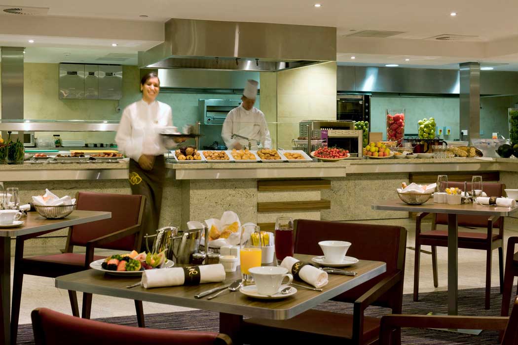 The Vivre restaurant offers a more informal dining environment. (Photo: ALL – Accor Live Limitless)