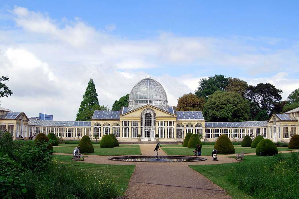 The Great Conservatory is one of the more impressive buildings on the estate. (Photo: Penny Hamer [CC BY-SA 3.0])