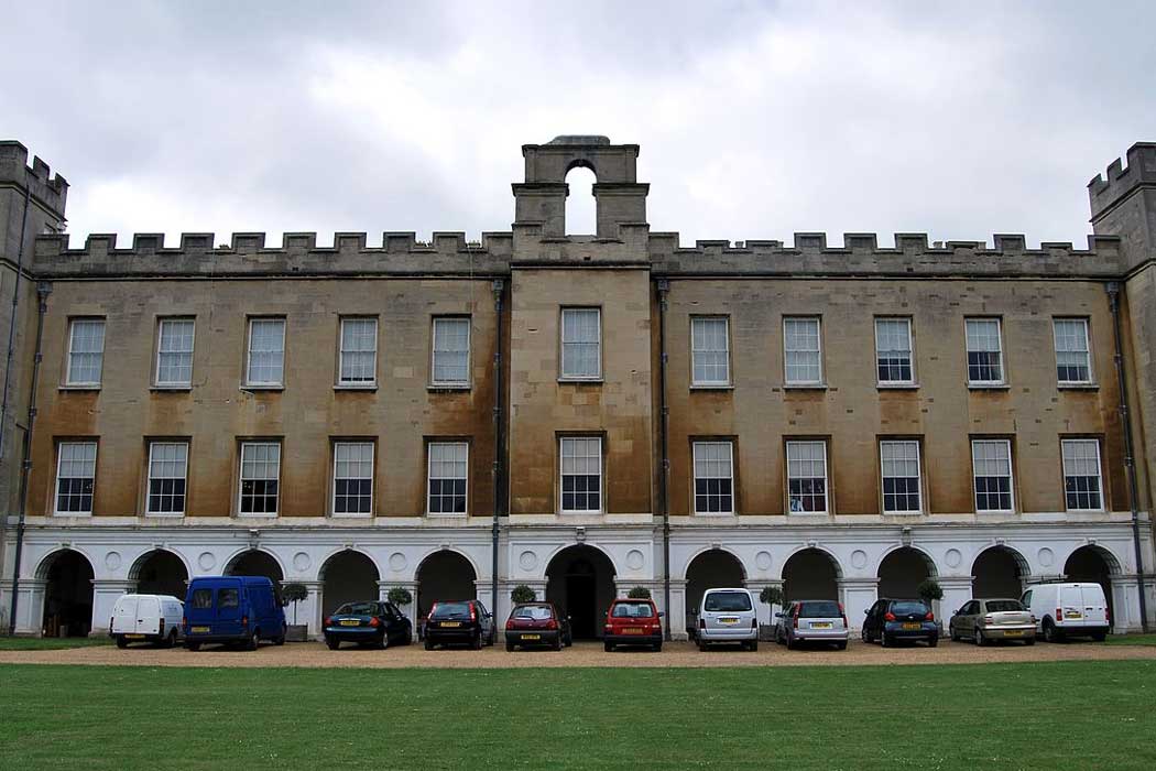 Syon House is the London home of the Duke of Northumberland. It is the last surviving ducal residence with a country estate in Greater London. (Photo: Russ Hamer [CC BY-SA 3.0])