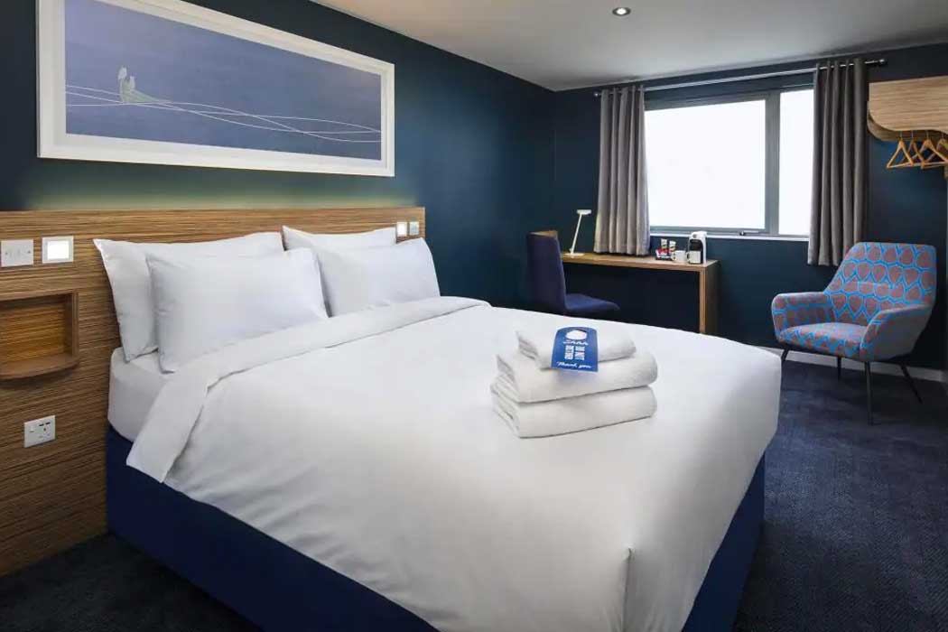 Rooms at the Travelodge Wallasey New Brighton hotel feature Travelodge's new room design and, as such, it offers a higher standard of accommodation than the average Travelodge hotel. (Photo © Travelodge)