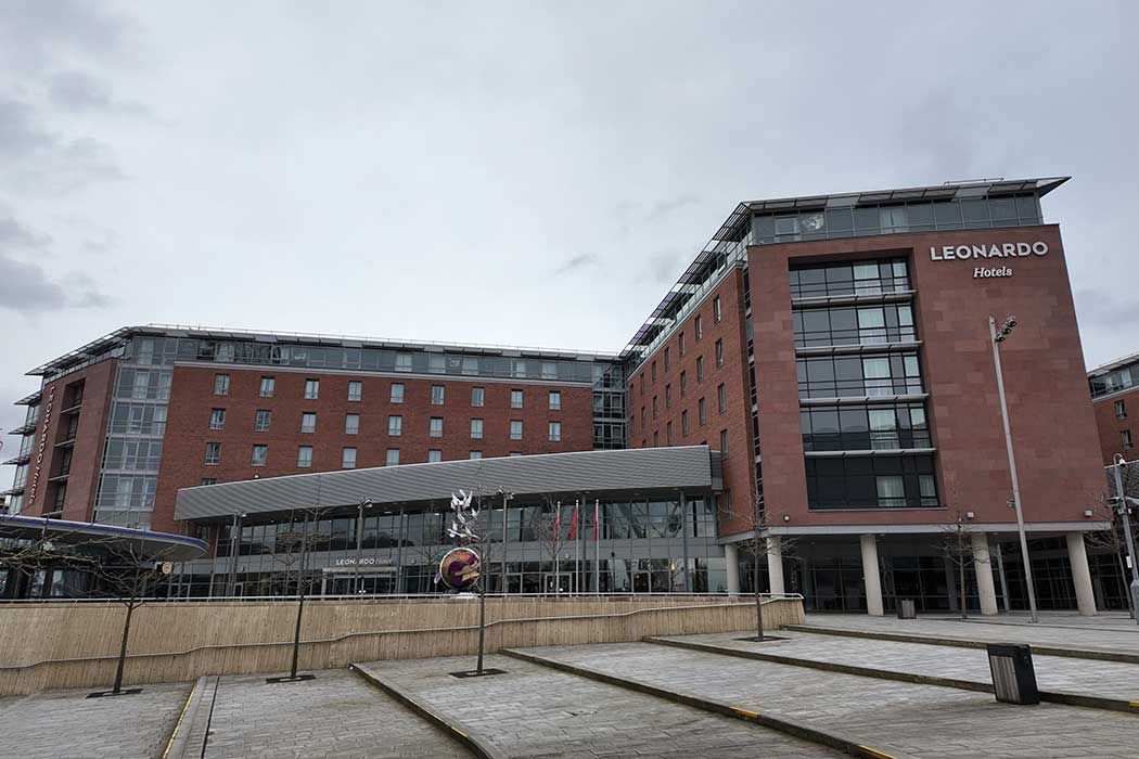 Leonardo Hotel Liverpool is a modern six-storey hotel in the Albert Dock area of Liverpool that is very close to the M&S Bank Arena as well as the ACC convention centre and Exhibition Centre Liverpool. (Photo © 2024 Rover Media Pty Ltd)