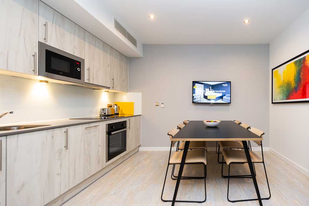 The one- and two-bedroom apartments feature a fully-equipped galley-style kitchen complete with a fridge, microwave, hob and oven as well as cutlery and cooking utensils. However, the studio apartments have a more basic kitchenette that does not include a proper oven. (Photo: Staycity)